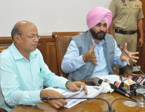 navjot singh sidhu announces formulating dynamic advertisement policy