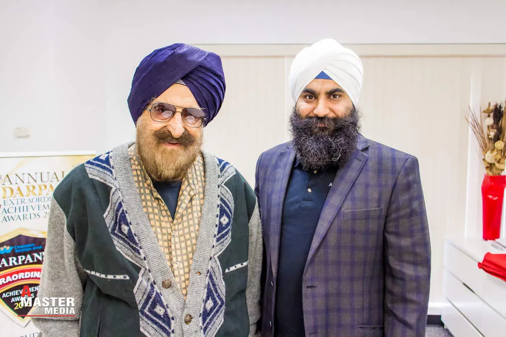 Narinder Singh Kapany In Blue Turban