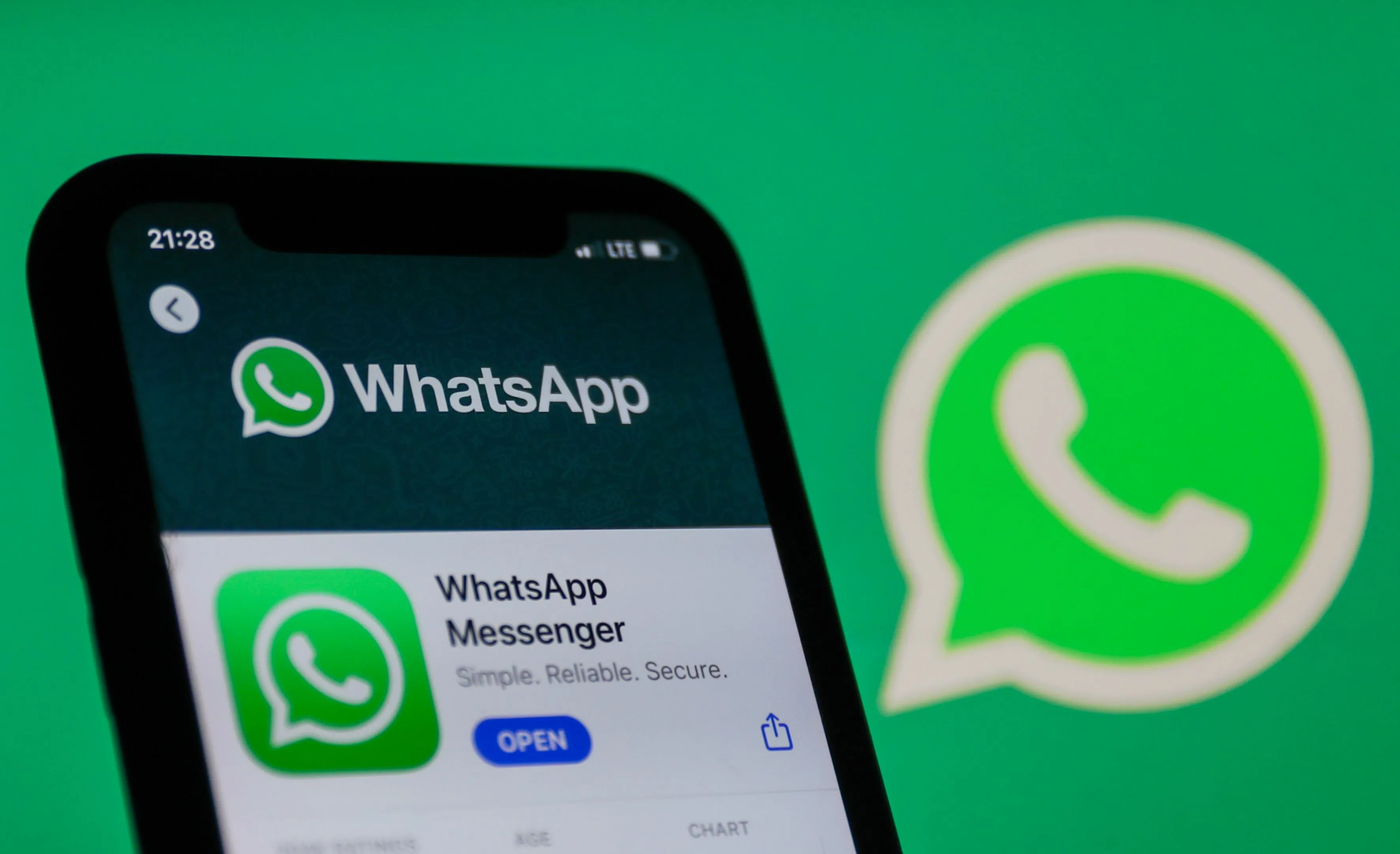 WhatsApp Might Soon Make It Easier For iOS Users To Listen To Audio Messages - Tech