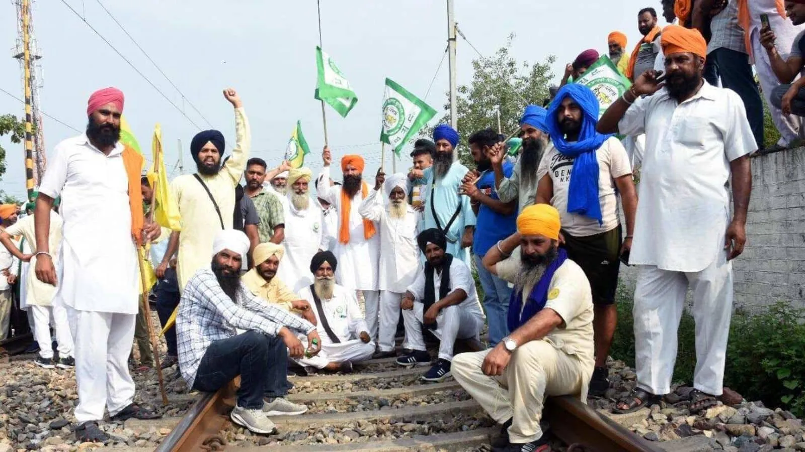 Farmers' protest: 19 trains cancelled in Punjab