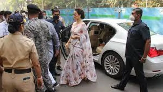 Kangana Ranaut reaches Khar Police station in Mumbai