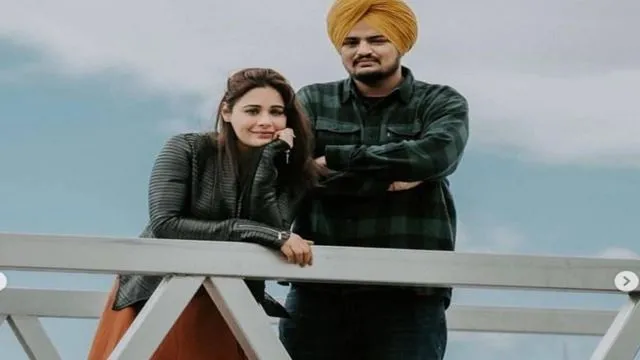 inside image of mandy takhar and sidhu moose wala