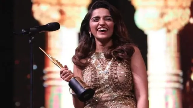 asees kaur iiffa best female singer