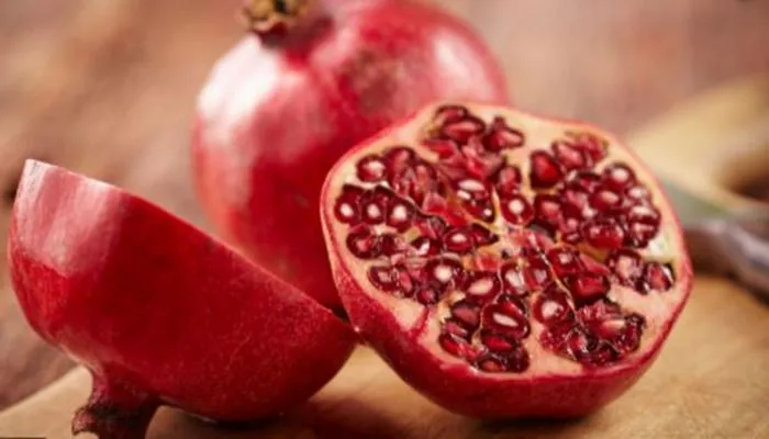 Pomegranate is rich in many beneficial properties, Know about its benefits