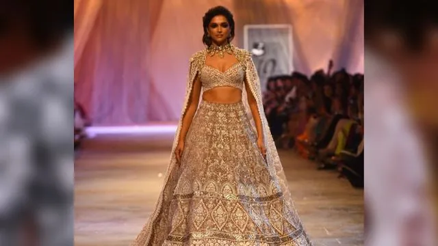 Deepika Padukone and Ranveer Singh turn show stopper for Manish Malhotra; fans call them 'Ram and Leela 2.O' 