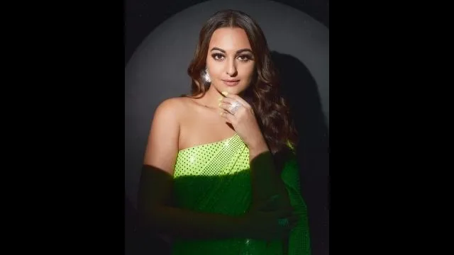 Sonakshi Sinha's fluorescent green crystal saree's cost will leave you stunned! 