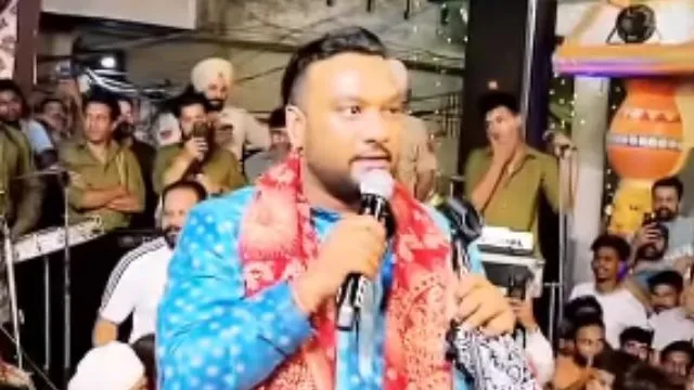 Master Saleem sings Sidhu Moose Wala's '295' song at Jagran <Watch Video>