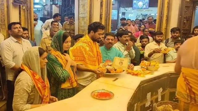 vicky kaushal and katrina kaif visit siddhi vinyak temple