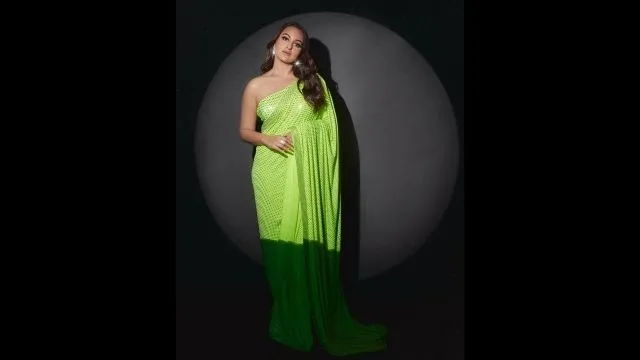 Sonakshi Sinha's fluorescent green crystal saree's cost will leave you stunned! 