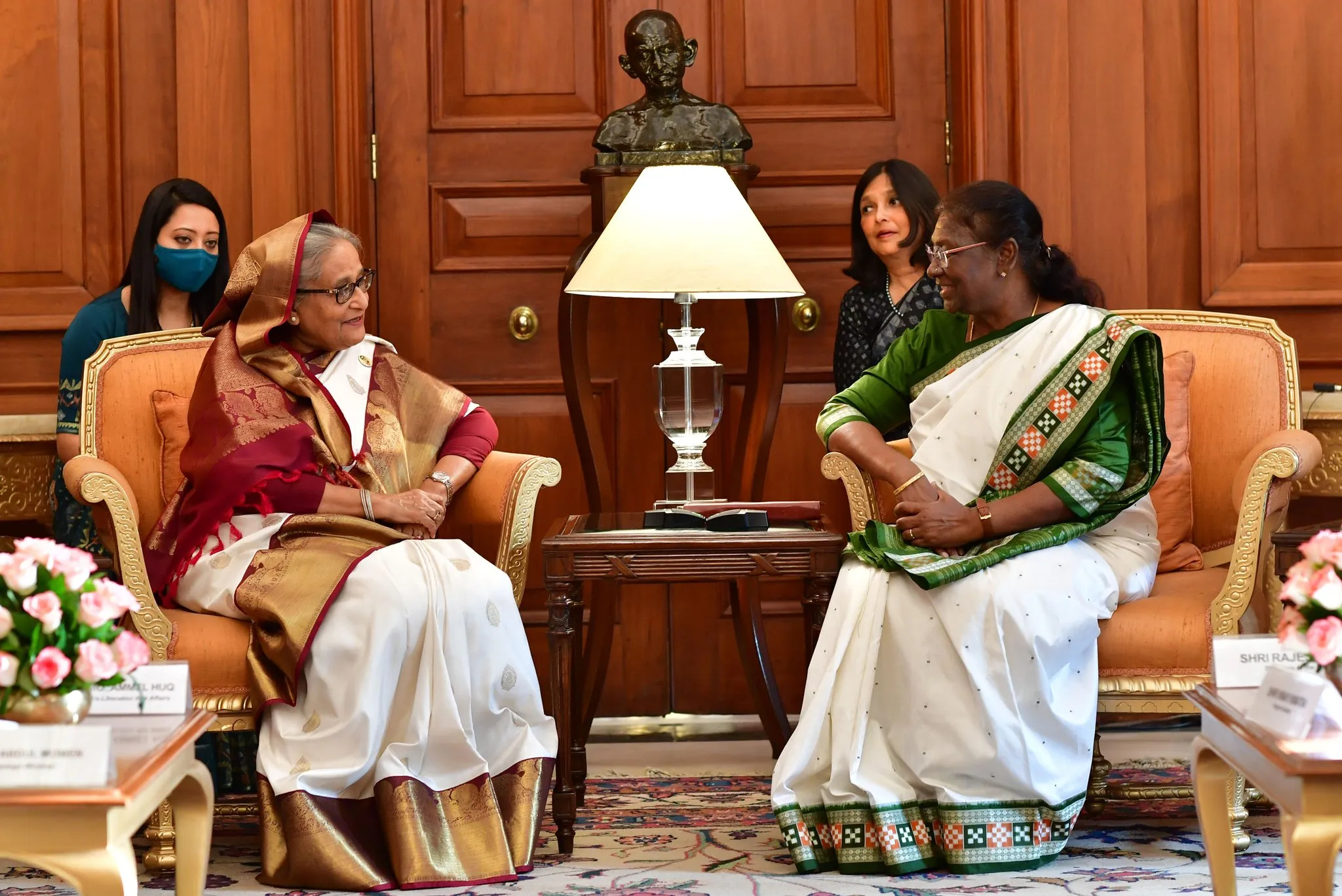 Chattisgarh SHG women weaving sumbalpuri sarees