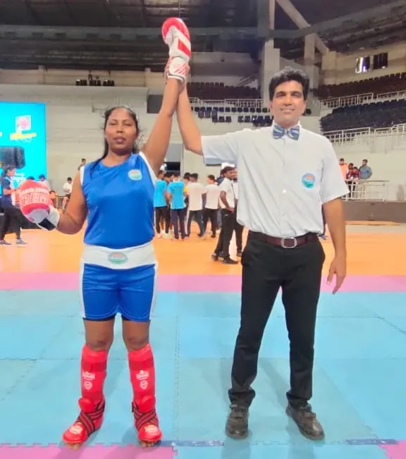 lady commando wins in kick boxing