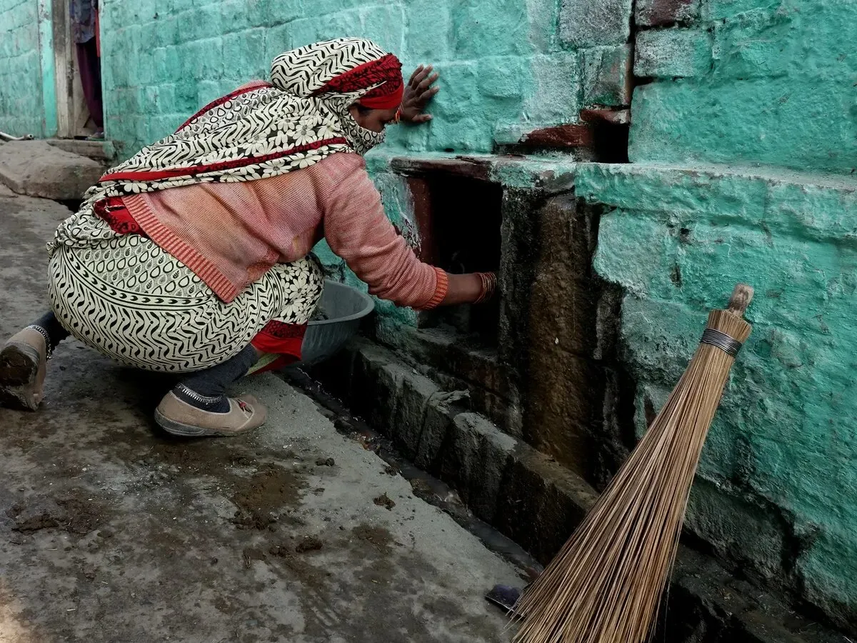 Women Cleaning Sewers news