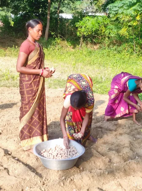 Usha Oraon  clean cooking