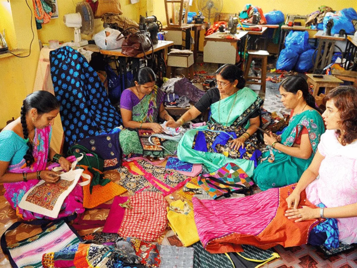 SHG women get free loan from MSME