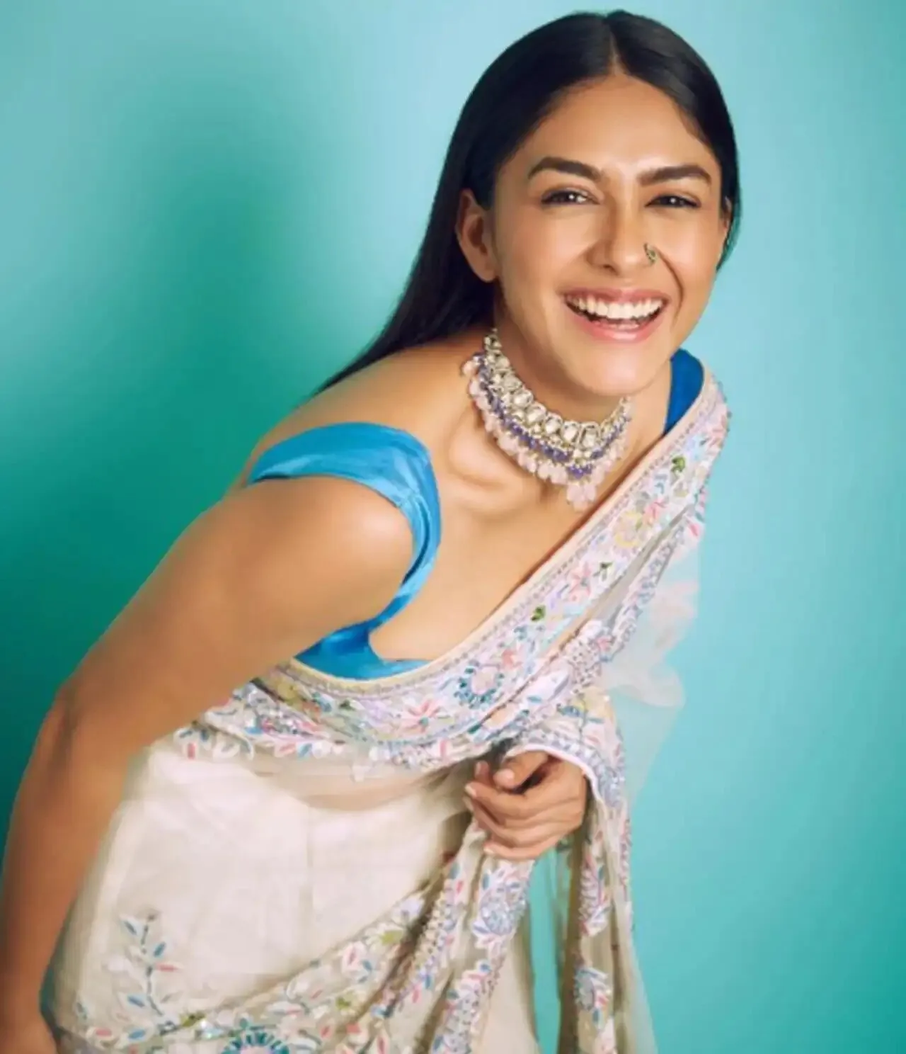 Mrunal thakur 