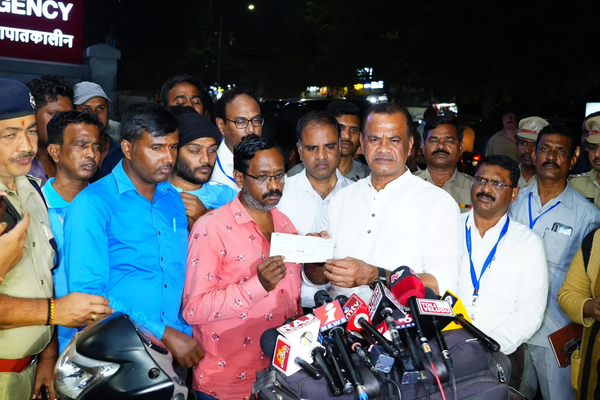 Komatireddy Venkat Reddy Revanth reddy