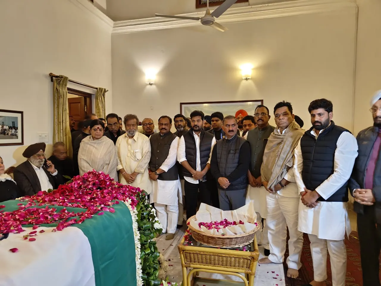 Telangana Congress leaders tribute to manmohan singh