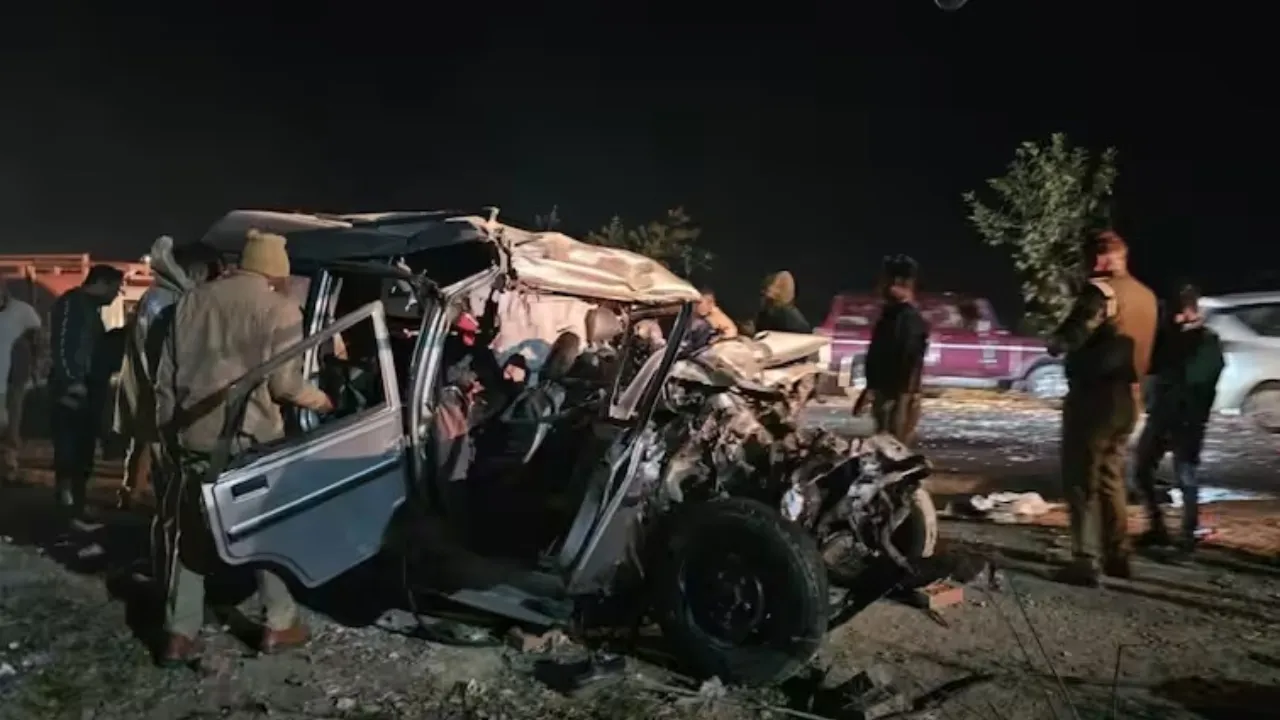 Prayagraj Highway Accident