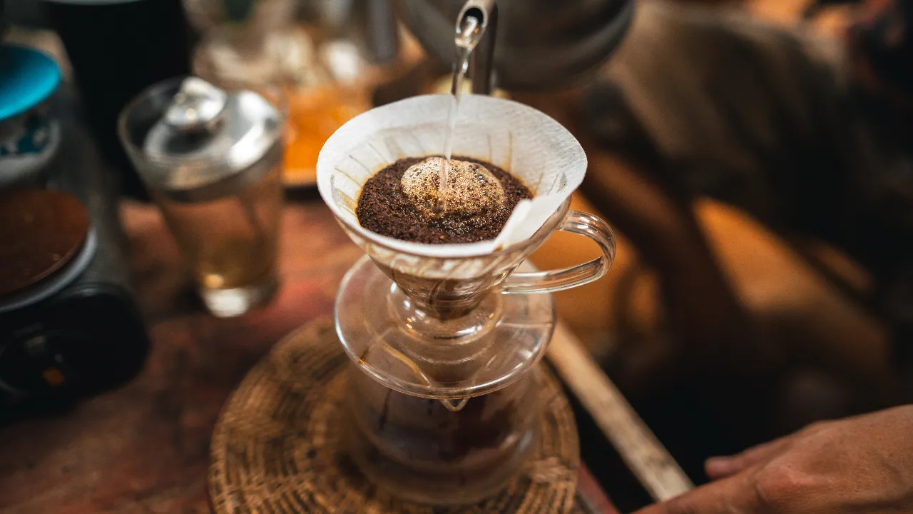 filter coffee with paper 