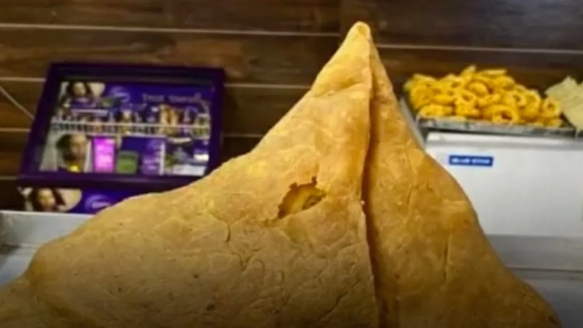 Baahubali Samosa is viral in UP