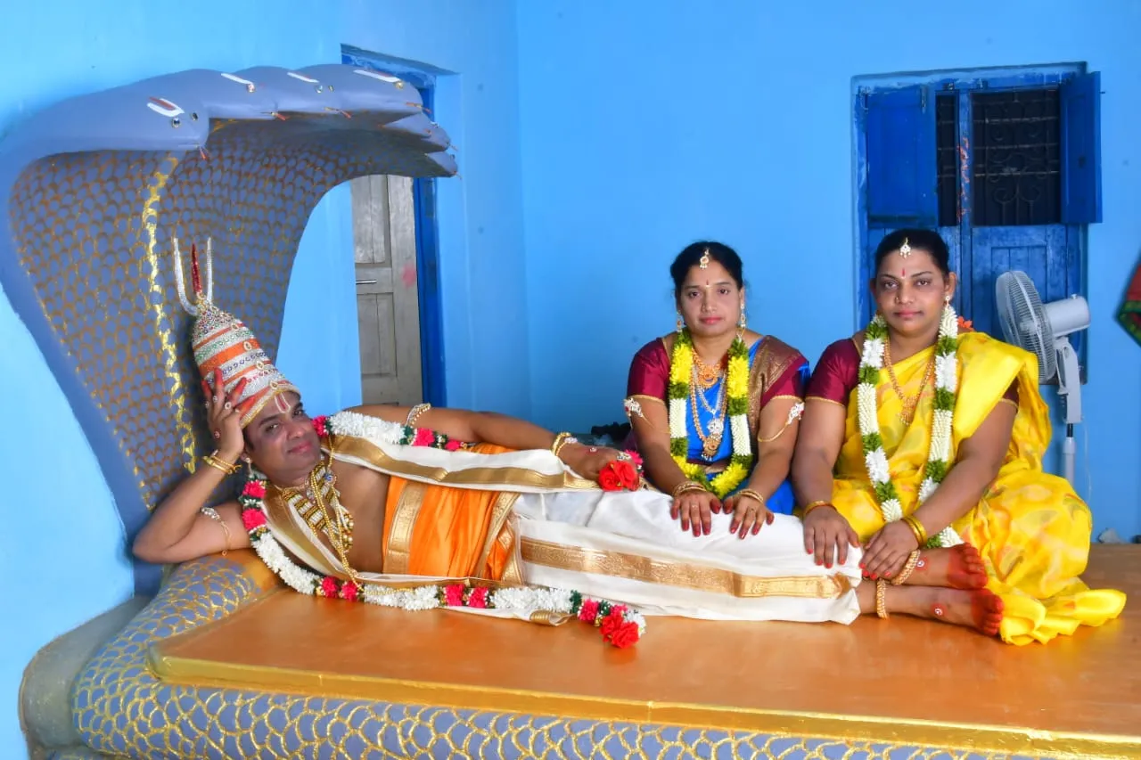 Devotees flocked to Tamilnadu Swamis darshan