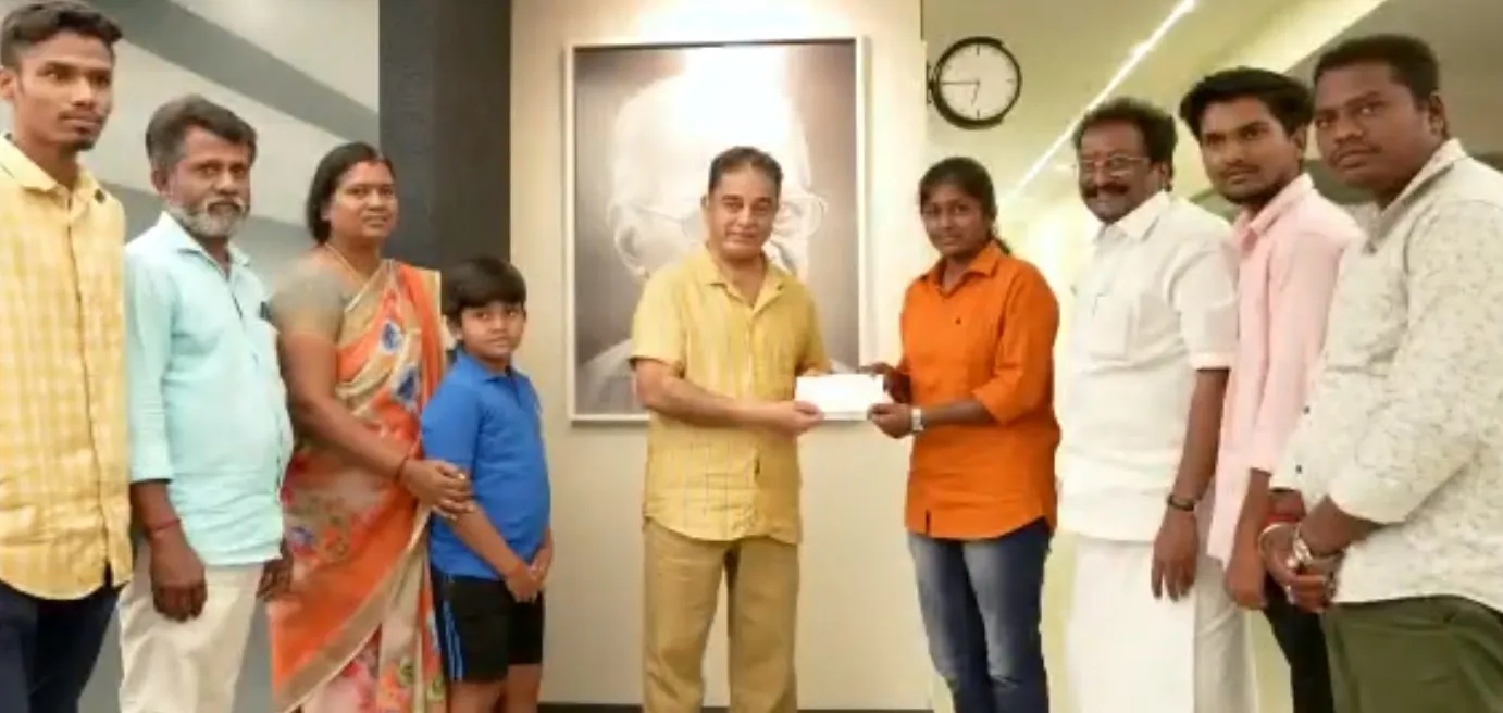Kamal-Haasan-Gifted-An-Expensive-Car-To-A-Female-Bus-Driver-Sharmila-Kamal-Hasan