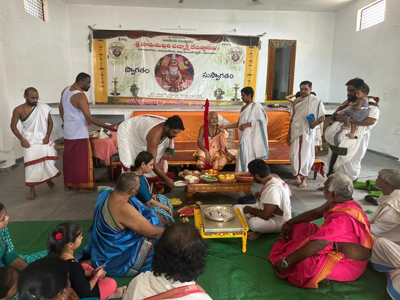 Sri Sri Purushottama Bharti Swamy is the Sringeri Sivaganga Mathathiswaru