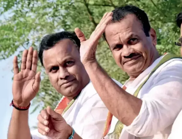 There are reports that Komatireddy Rajagopal Reddy is joining the Congress again
