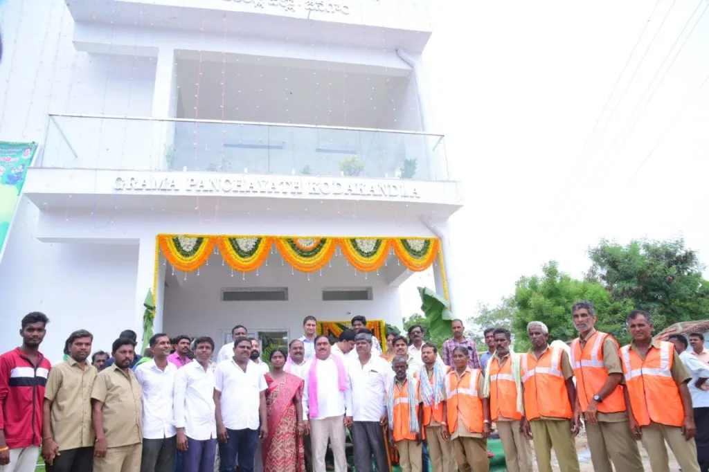 telangana-state-minister-errabelli-brs-should-be-brought-back-to-power-palakurthy-visit-to-kodakandla-mandal2