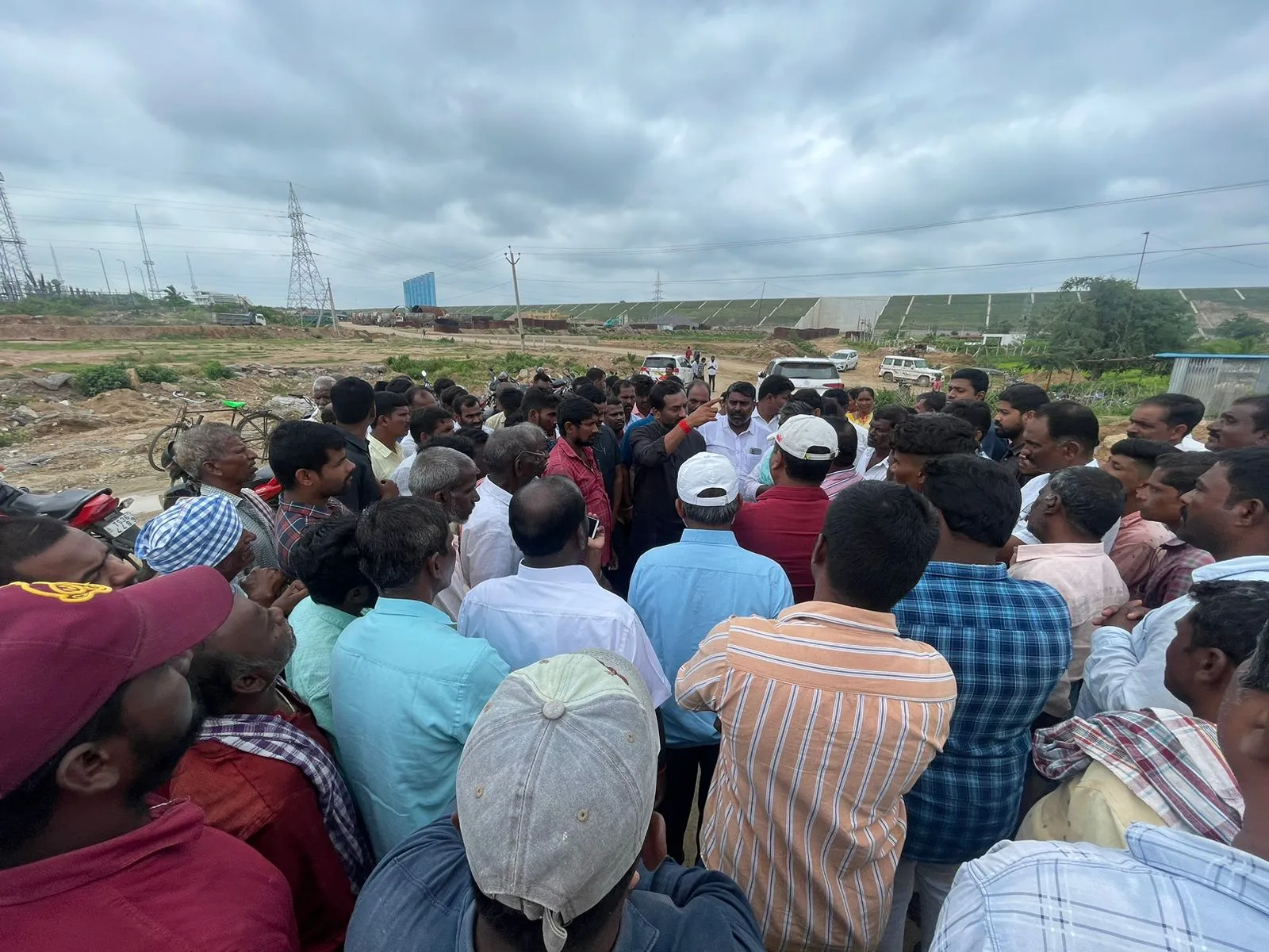 Dubbaka MLA travels in bus with IDPs