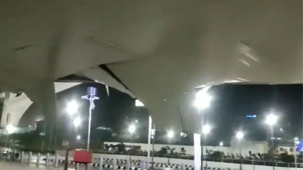 False ceiling of new Veer Savarkar International Airport in Andaman collapses
