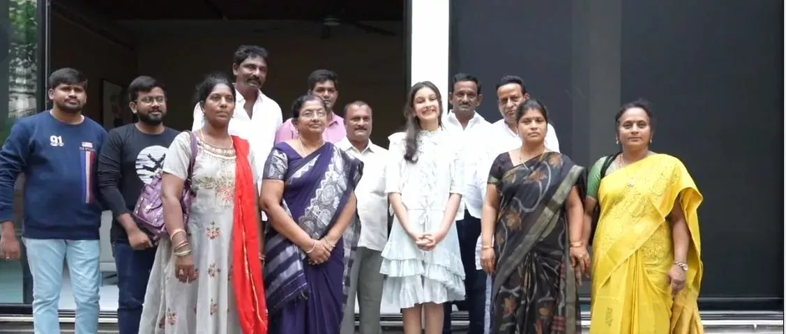 Sitara good heart on her birthday. Mother surpasses father in helping 