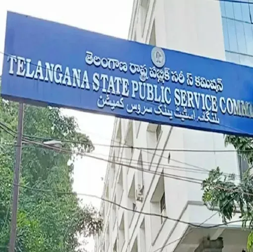 another fifteen members arrest in tspsc paper leakage case