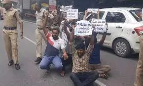Constable candidates besieged the DGP office!