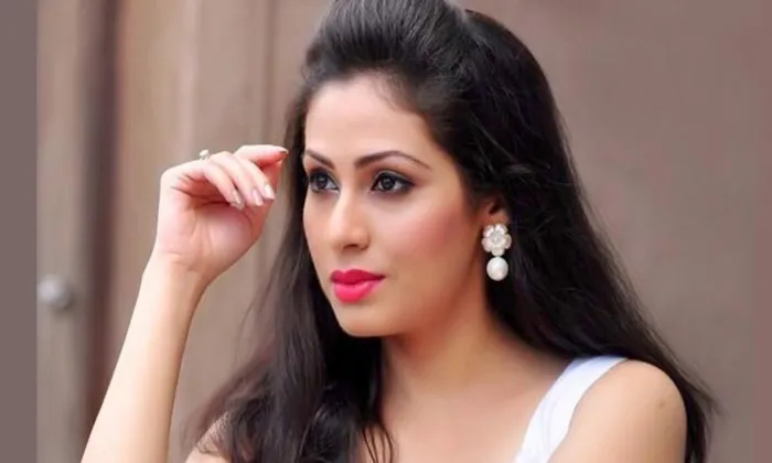 iam-not-interested-and-ready-to-marriage-says-actress-sada1