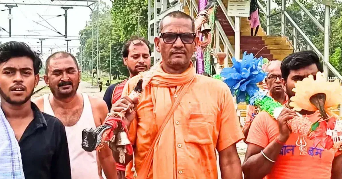 national-news-sports-yashasvi-jaiswals-father-participates-in-kanwar-yatra-emotional-video1