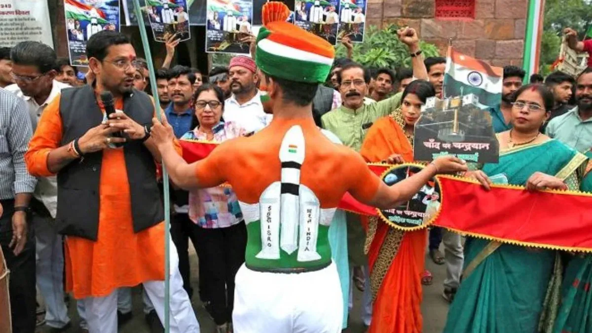 Body painting In Honour Of Chandrayaan 3