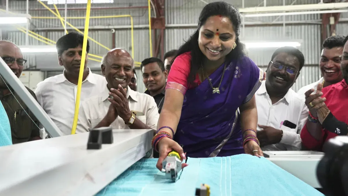 A poem by MLC kavitha interacted with textile industry managers and workers in Solapur. 