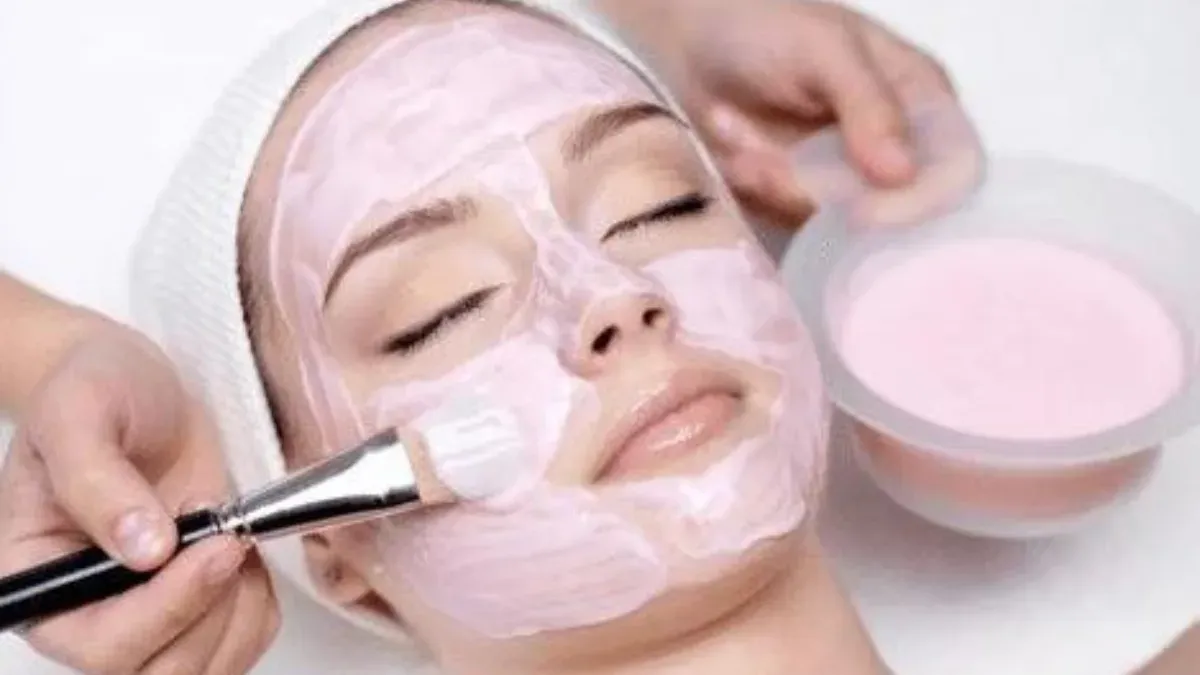 Face pack With Ripe Fruits