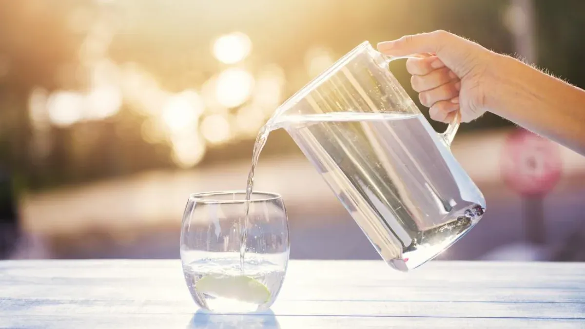urine yellow in summer It is the cause of kidney disease