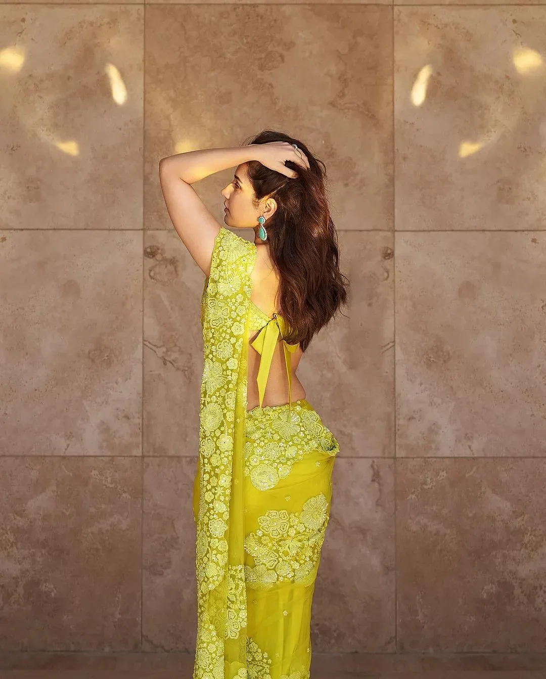 Raashii Khanna Latest Photos