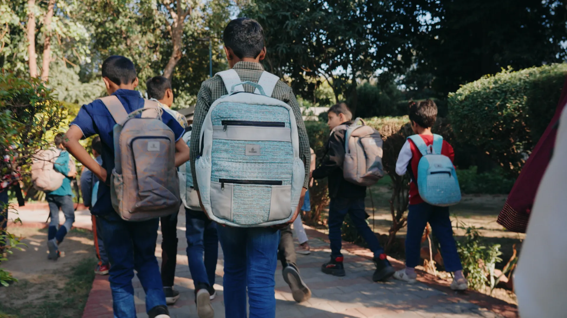 107 children from SOS Children's Villages Pakistan received Aircrafted KIDS backpacks