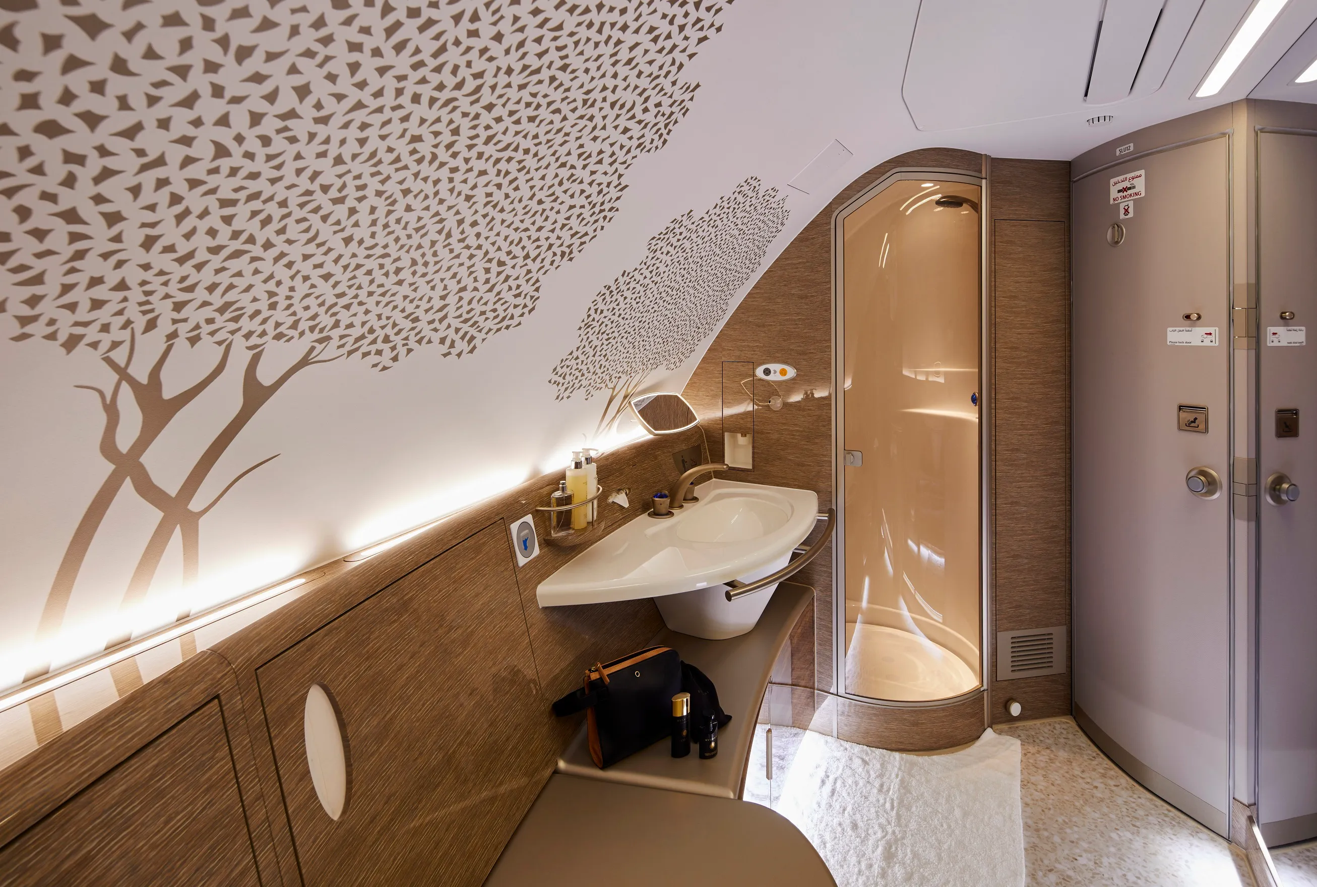 Emirates Introduces Revamped A380s to Manchester and Milan