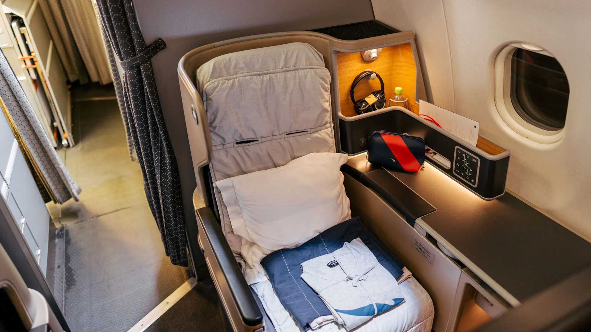 Qantas Business Class