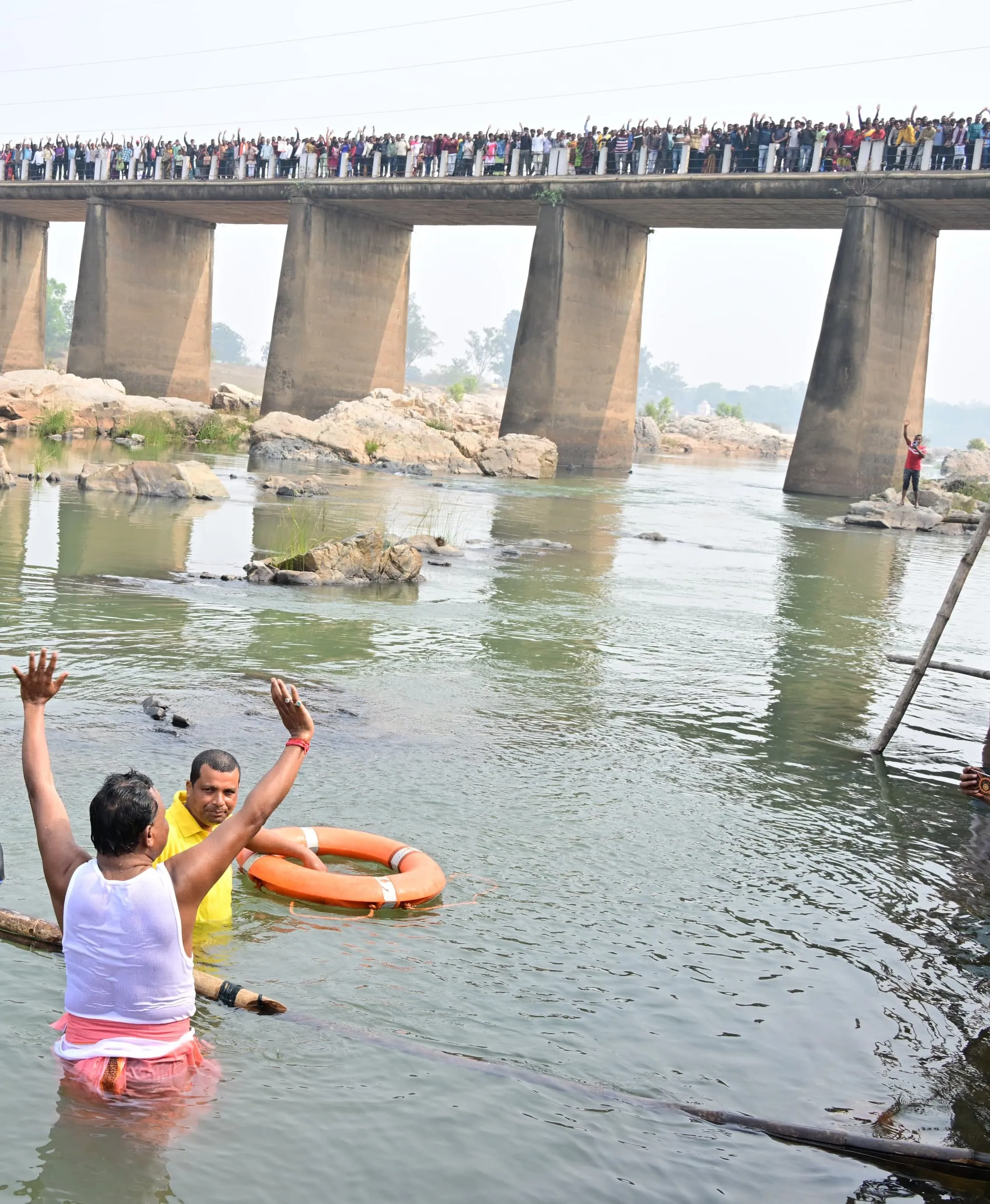 CM and onlookers at Baitarani