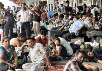 Passengers_Stranded_PTI