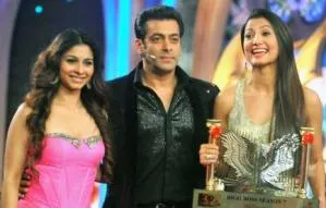 Gauhar ( Right) with Salman & Tanisha