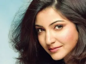 Anushka Sharma ( source : santabanta.com)