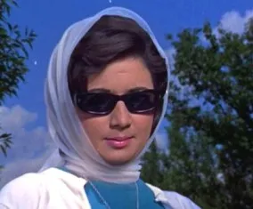 Nanda in Jab Jab Phool Khile 