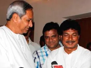 Sudam Marandi with Naveen Patnaik after joining BJD